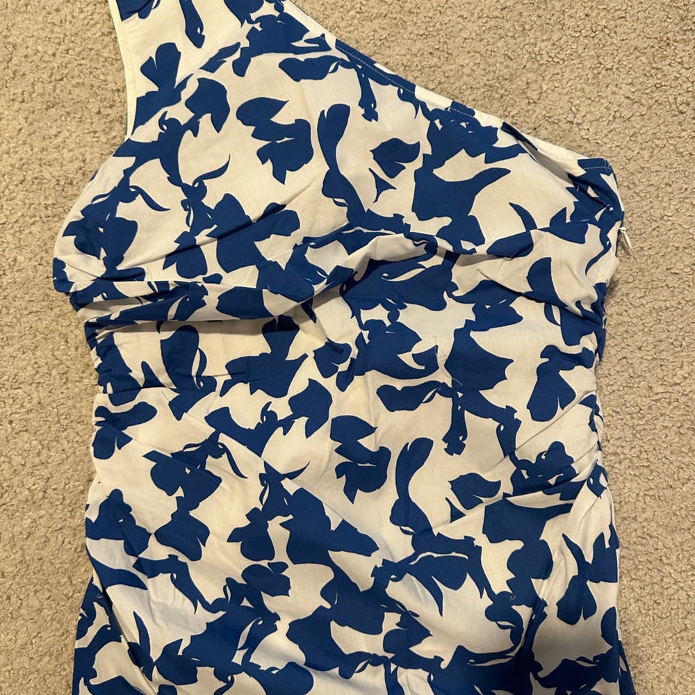NWT never worn! Just didn’t fit.